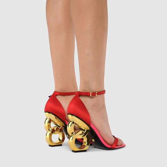 Chic Red Heels with Gold Artistic Design - Picture 3 of 11